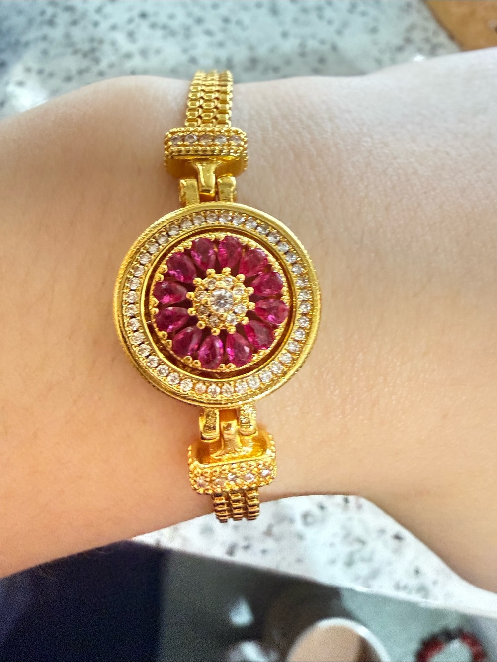 Gold-Tone Mesh Bracelet,Spinning Rotatable Dial, Magenta&Clear Stone